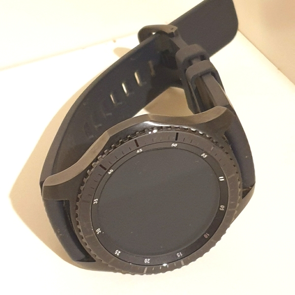 Samsung Gear S3 Frontier Excellent Condition, Like New - Picture 2 of 5